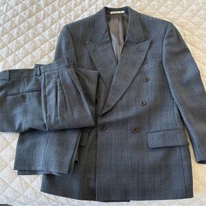 Hugo Boss Men's Gray Double-Breasted Suit